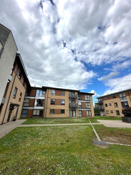 2 Bed 2 Bath Apartment & Parking - Lgw 10Min Drive Кролі Екстер'єр фото