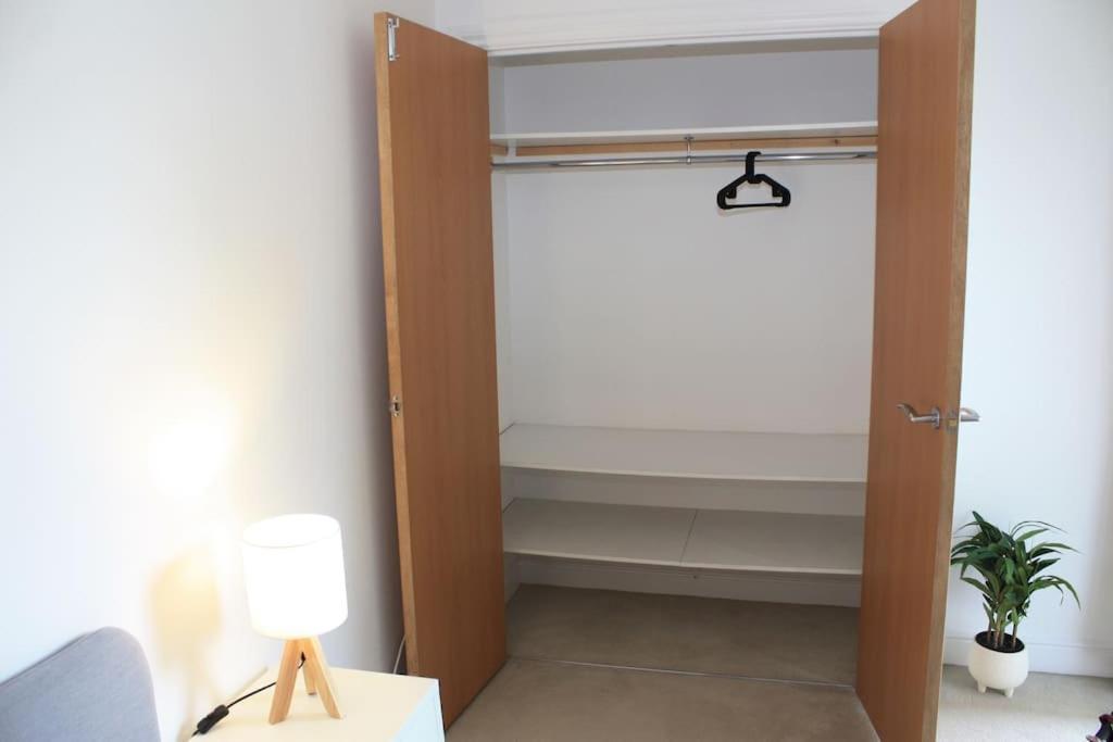 2 Bed 2 Bath Apartment & Parking - Lgw 10Min Drive Кролі Екстер'єр фото
